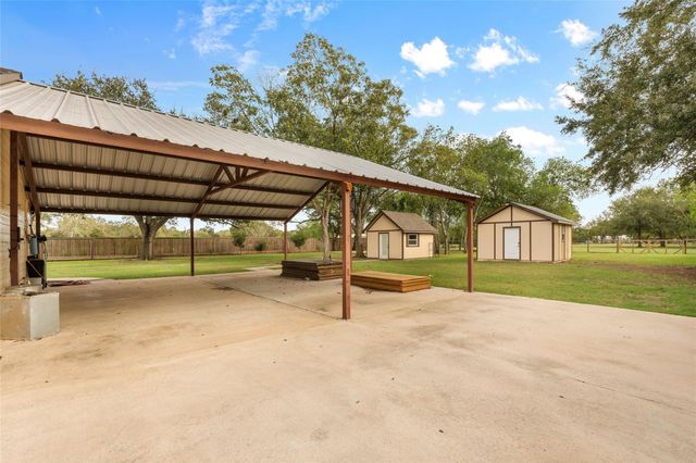 1022 Brooks Avenue, Rosenberg, TX 77471
