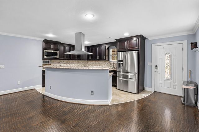1022 Brooks Avenue, Rosenberg, TX 77471