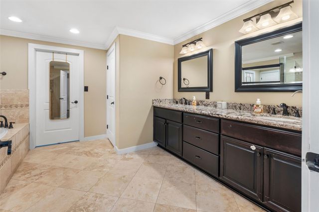 1022 Brooks Avenue, Rosenberg, TX 77471