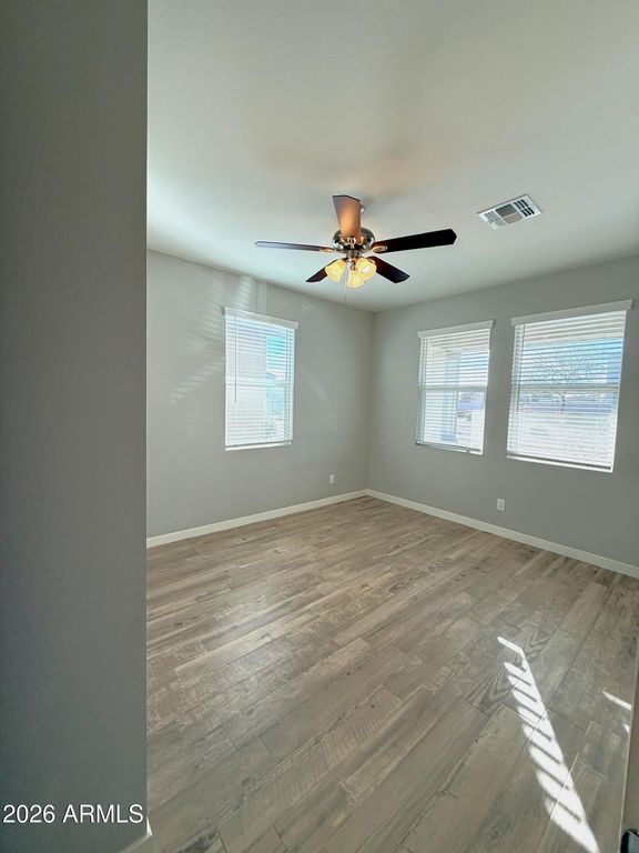 Image 5 of property listing at 7331 S 23RD Drive, Phoenix, AZ 85041