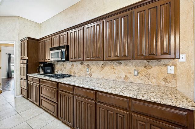 5104 Independence Avenue, Arlington, TX 76017