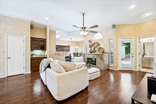 5104 Independence Avenue, Arlington, TX 76017