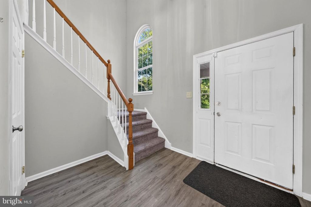 210 SHIRLEY LN, PENNSBURG, PA 18073 — photo 5