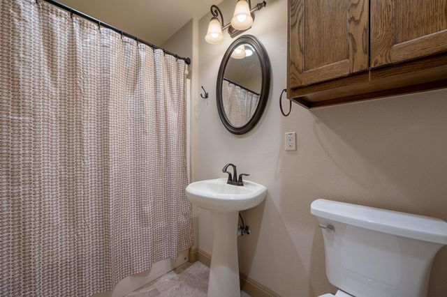 204 Overlook CT, Georgetown, TX 78628