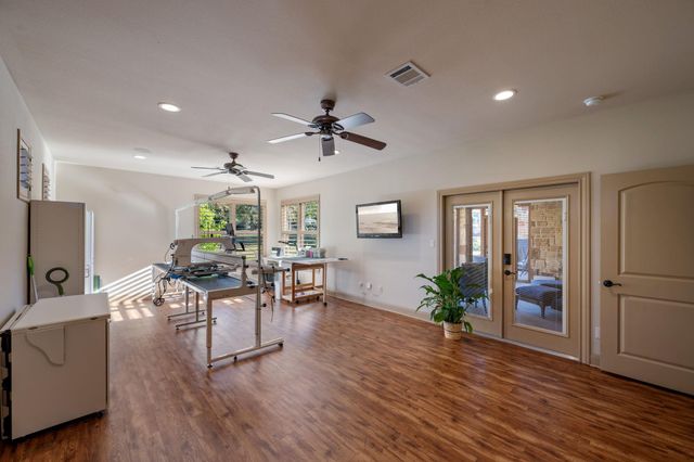 204 Overlook CT, Georgetown, TX 78628