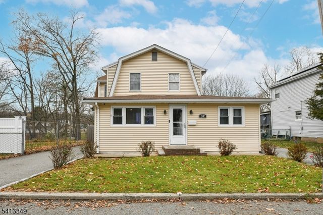 32 Grove St, Wanaque Boro, NJ 07465