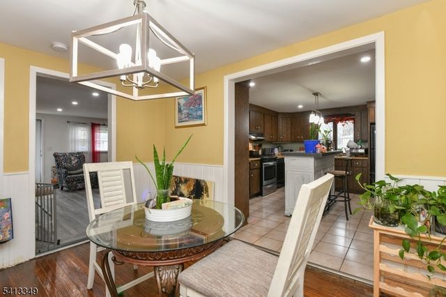 32 Grove St, Wanaque Boro, NJ 07465