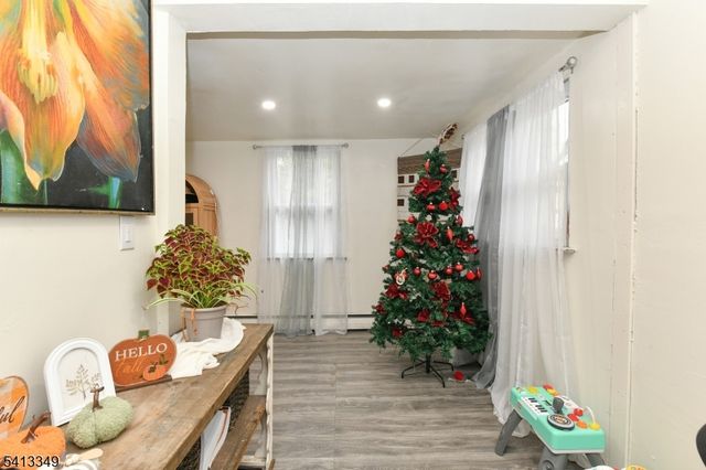 32 Grove St, Wanaque Boro, NJ 07465