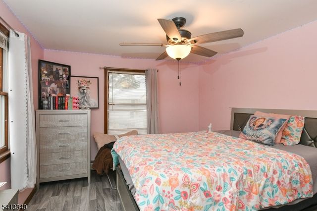 32 Grove St, Wanaque Boro, NJ 07465