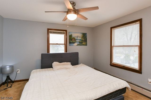 32 Grove St, Wanaque Boro, NJ 07465