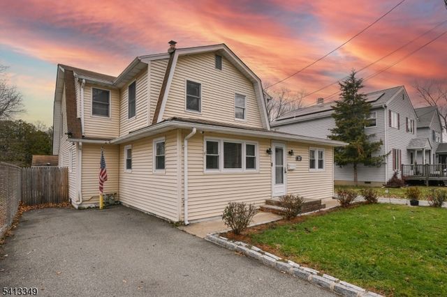 32 Grove St, Wanaque Boro, NJ 07465