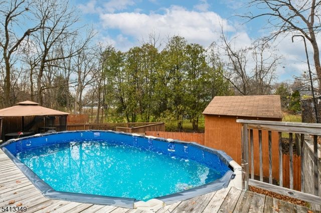 32 Grove St, Wanaque Boro, NJ 07465