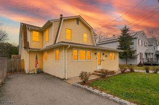 32 Grove St, Wanaque Boro, NJ 07465