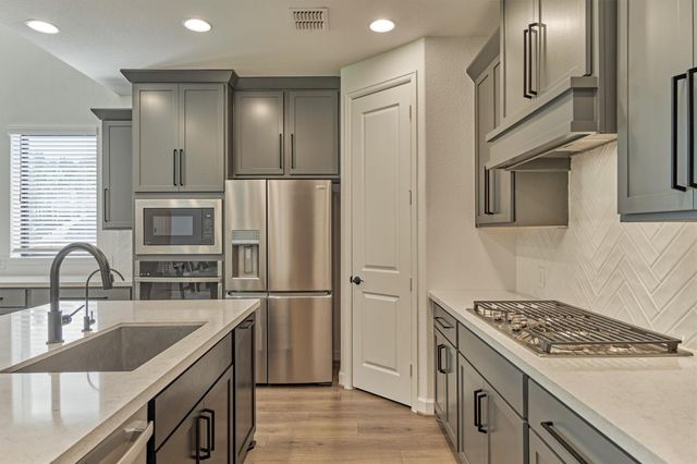 301 Water Tupelo Drive, Montgomery, TX 77316