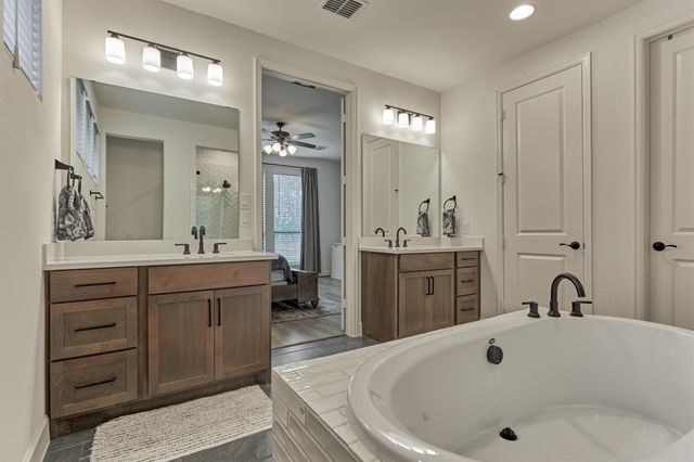 301 Water Tupelo Drive, Montgomery, TX 77316