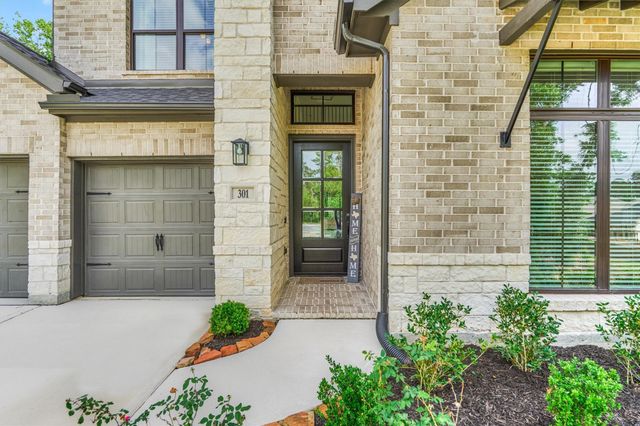 301 Water Tupelo Drive, Montgomery, TX 77316