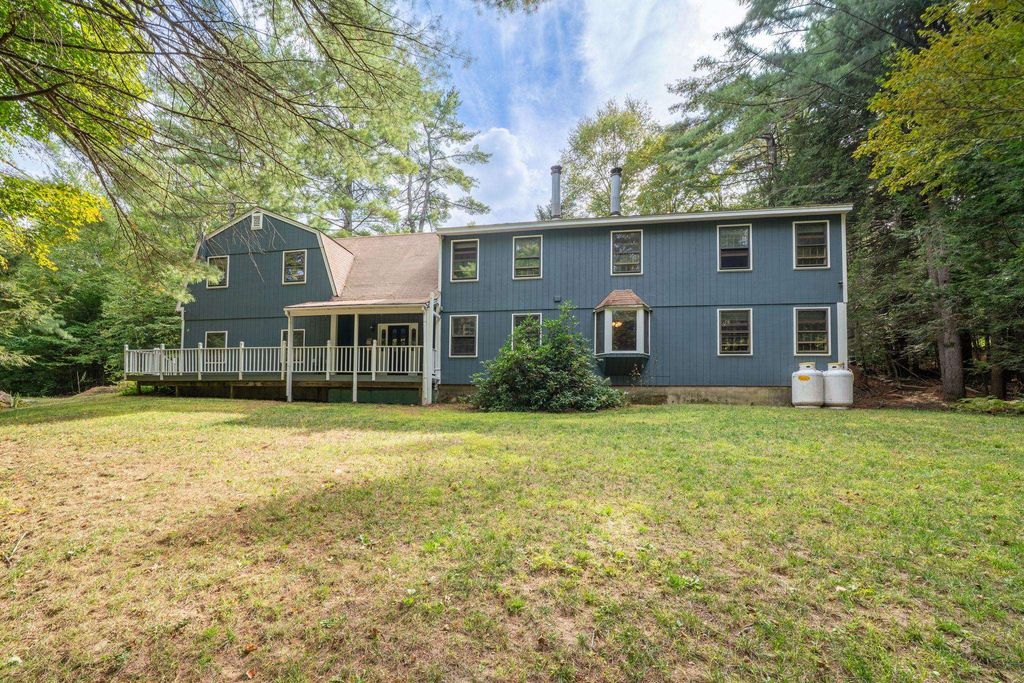 17 Gould Pond Road, Hillsborough, NH 03244