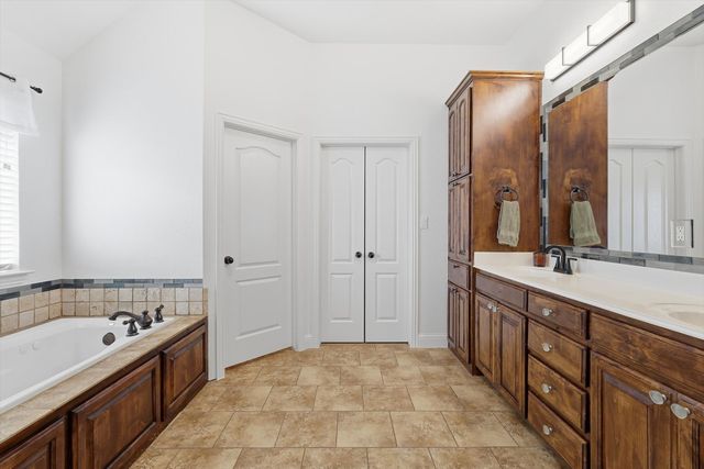 268 Hidden Creek Loop, Weatherford, TX 76085