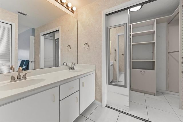 5965 Parkwalk Drive 913, Boynton Beach, FL 33472