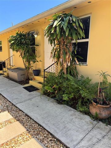 1123 N 17th Avenue 1, Hollywood, FL 33020