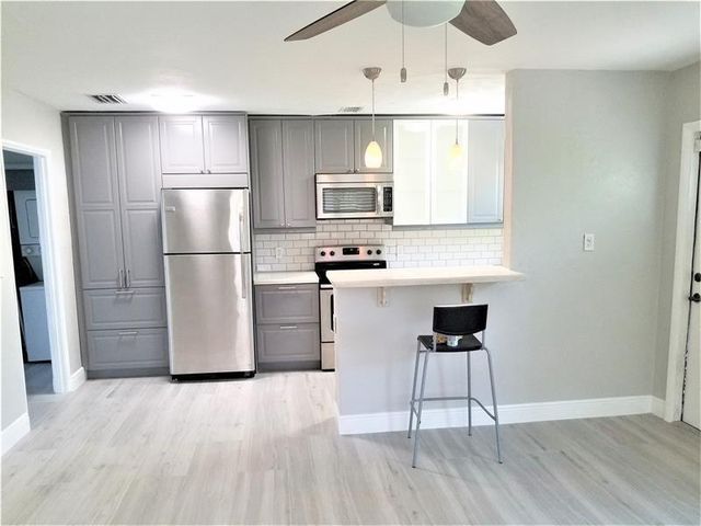 1123 N 17th Avenue 1, Hollywood, FL 33020