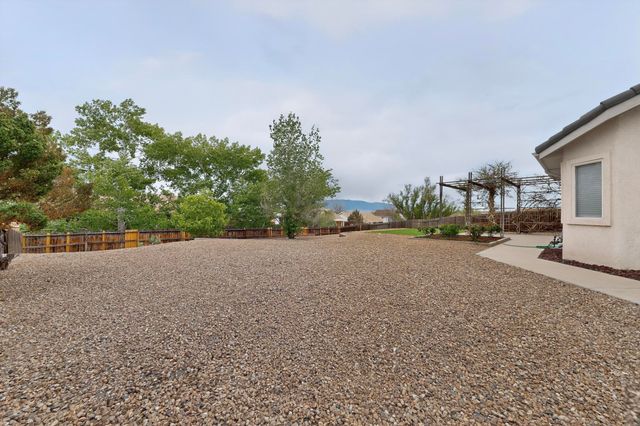 56 Marigold Boulevard, Los Lunas, NM 87031