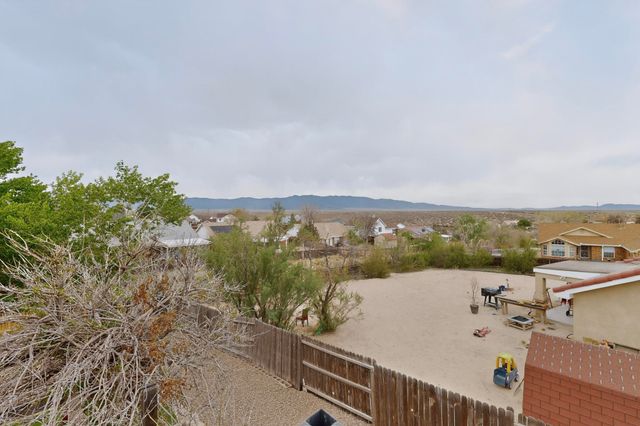 56 Marigold Boulevard, Los Lunas, NM 87031