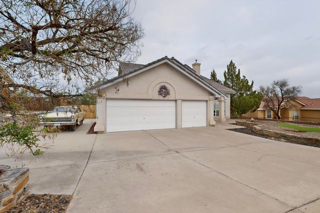 56 Marigold Boulevard, Los Lunas, NM 87031