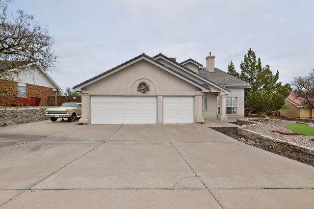 56 Marigold Boulevard, Los Lunas, NM 87031