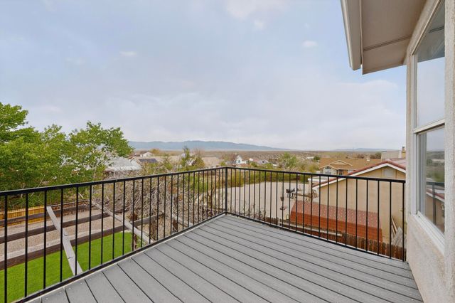 56 Marigold Boulevard, Los Lunas, NM 87031