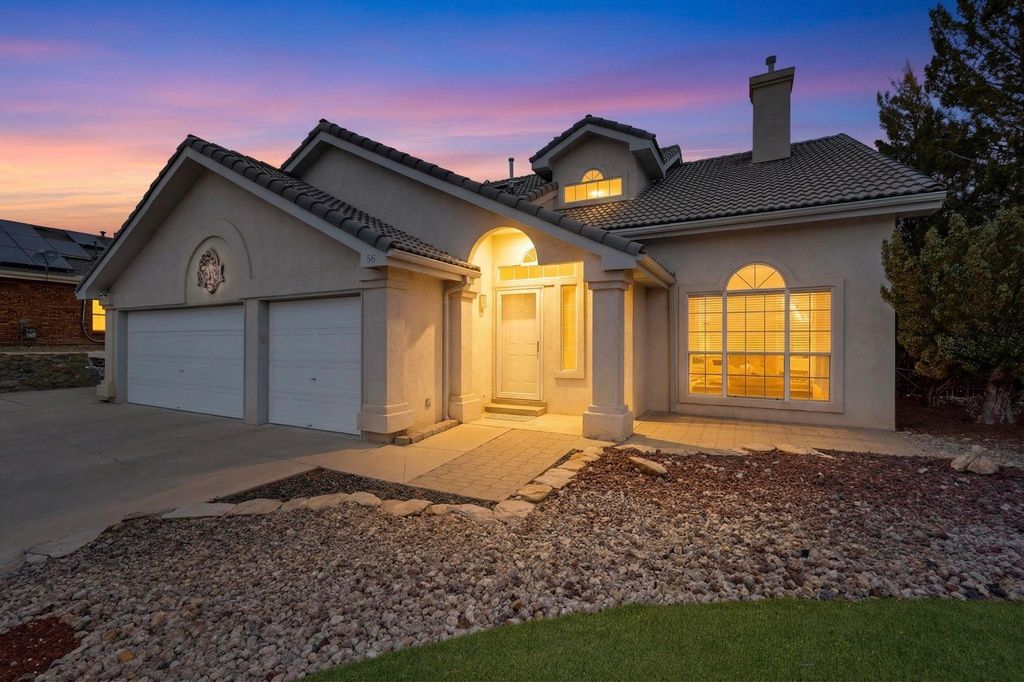 56 Marigold Boulevard, Los Lunas, NM 87031