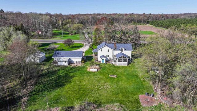 N4618 STATE ROAD 49, Waupaca, WI 54981