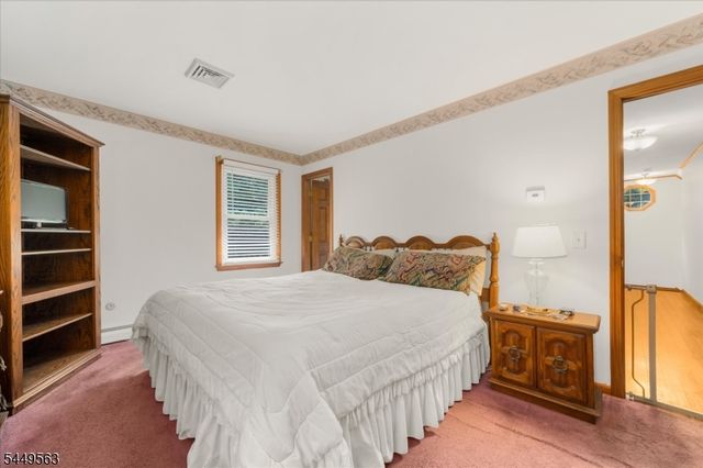 530 Bellwood Park Rd, Bethlehem Twp., NJ 08802