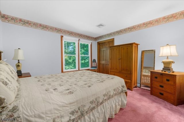 530 Bellwood Park Rd, Bethlehem Twp., NJ 08802