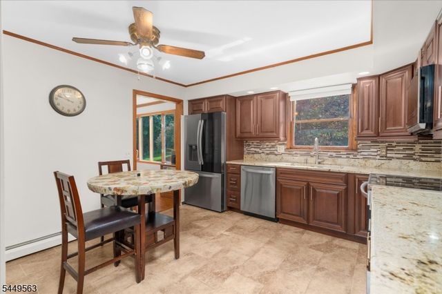 530 Bellwood Park Rd, Bethlehem Twp., NJ 08802