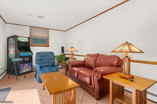 530 Bellwood Park Rd, Bethlehem Twp., NJ 08802