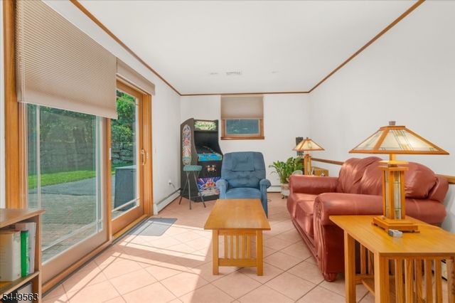 530 Bellwood Park Rd, Bethlehem Twp., NJ 08802