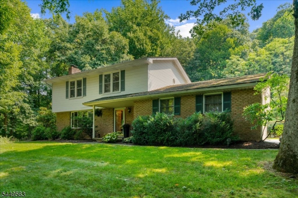 530 Bellwood Park Rd, Bethlehem Twp., NJ 08802