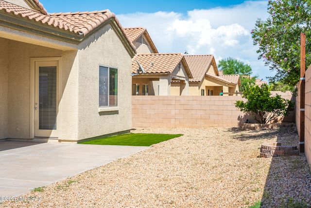 6517 W Castle Pines Way, Tucson, AZ 85757