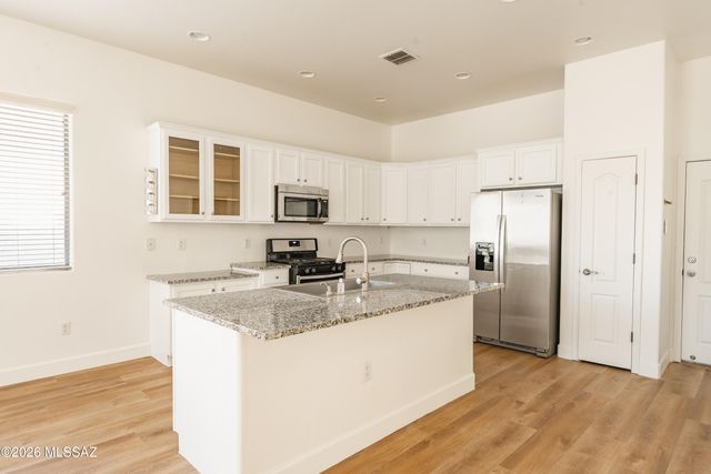6517 W Castle Pines Way, Tucson, AZ 85757