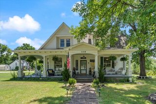 109 E Bush Street, Prairie Grove, AR 72753