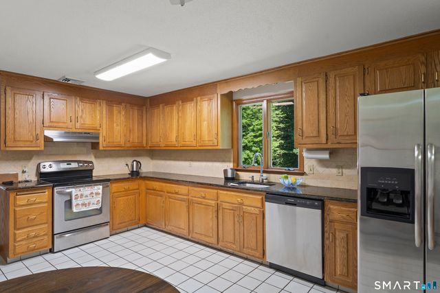 285 Long Hill Drive, Glastonbury, CT 06033