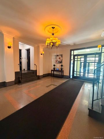 65-70 Booth Street 2B, Rego Park, NY 11374