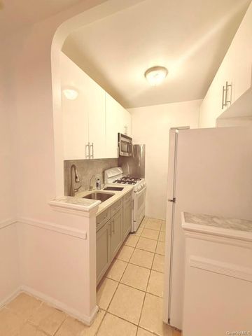 65-70 Booth Street 2B, Rego Park, NY 11374