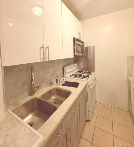 65-70 Booth Street 2B, Rego Park, NY 11374