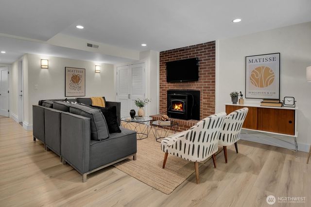 1714 NE Brockman Place, Seattle, WA 98125