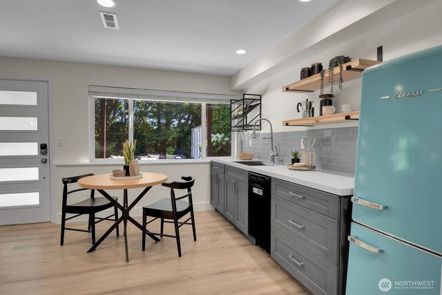 1714 NE Brockman Place, Seattle, WA 98125