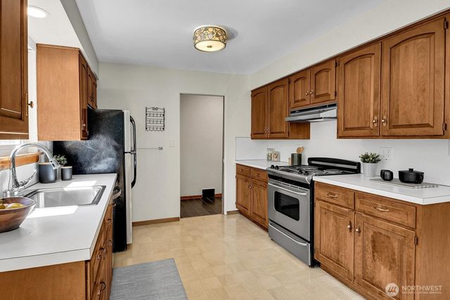 1714 NE Brockman Place, Seattle, WA 98125