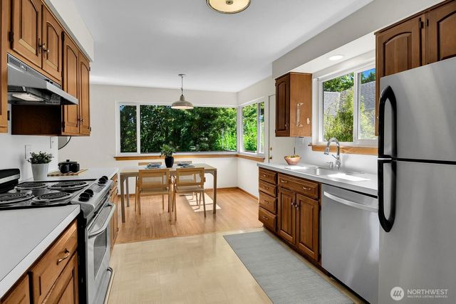 1714 NE Brockman Place, Seattle, WA 98125