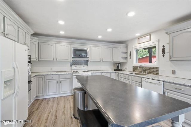 2871 E Fairview Loop, Wasilla, AK 99654